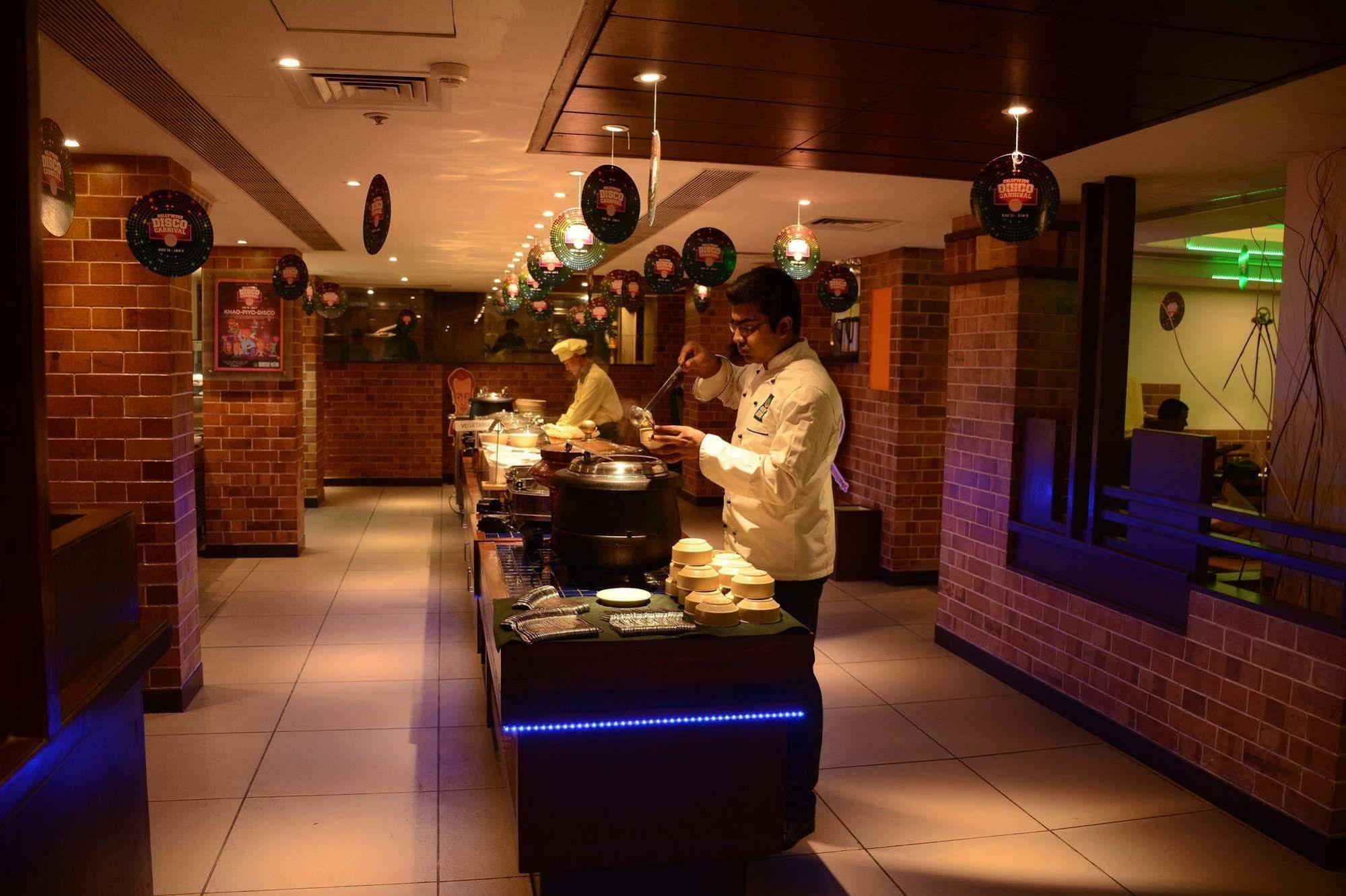 Hotel Metro Palace Mumbai Eksteriør bilde